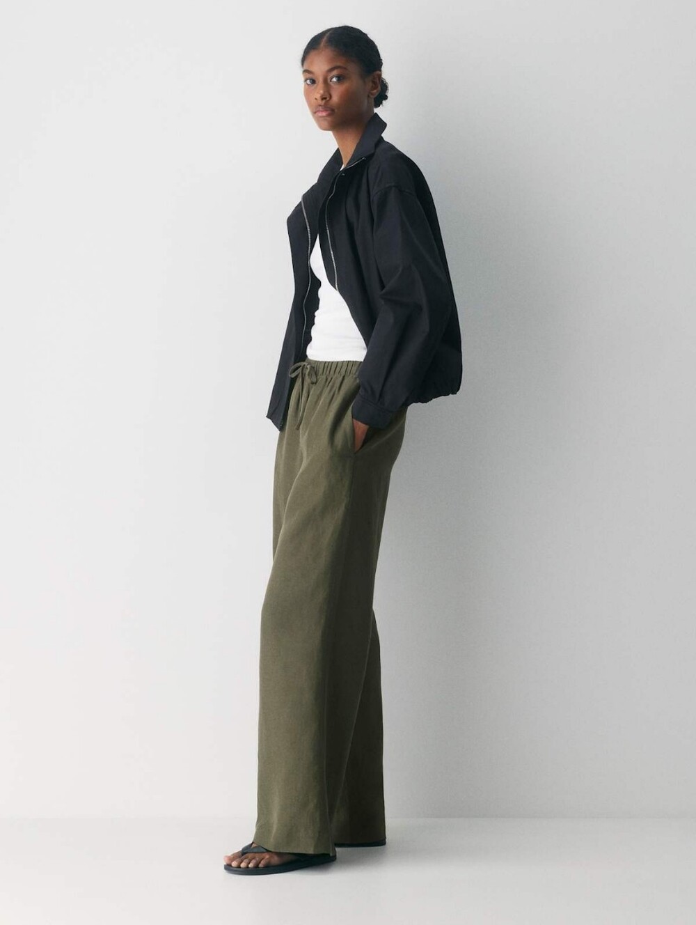Aritzia The Lodge Pant™ - CruiseLinen™ - Dark Olive - Small Regular - Picture 3 of 15